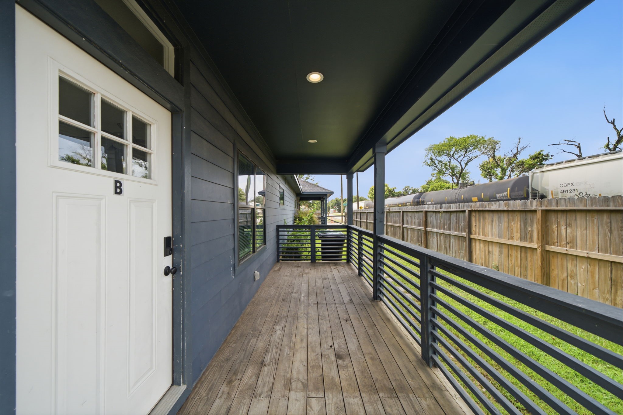 603 Edgewood Street B Property Photo 1