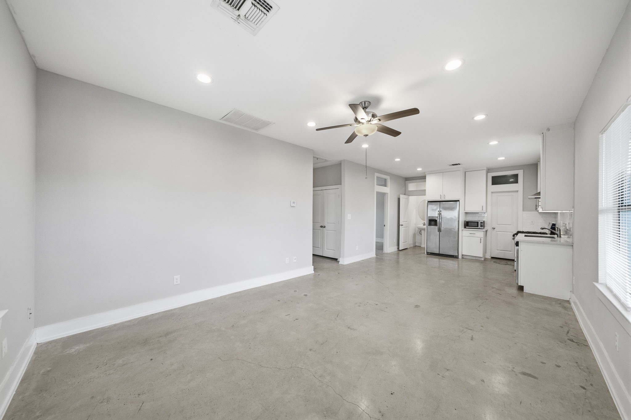 603 Edgewood Street B Property Photo 3