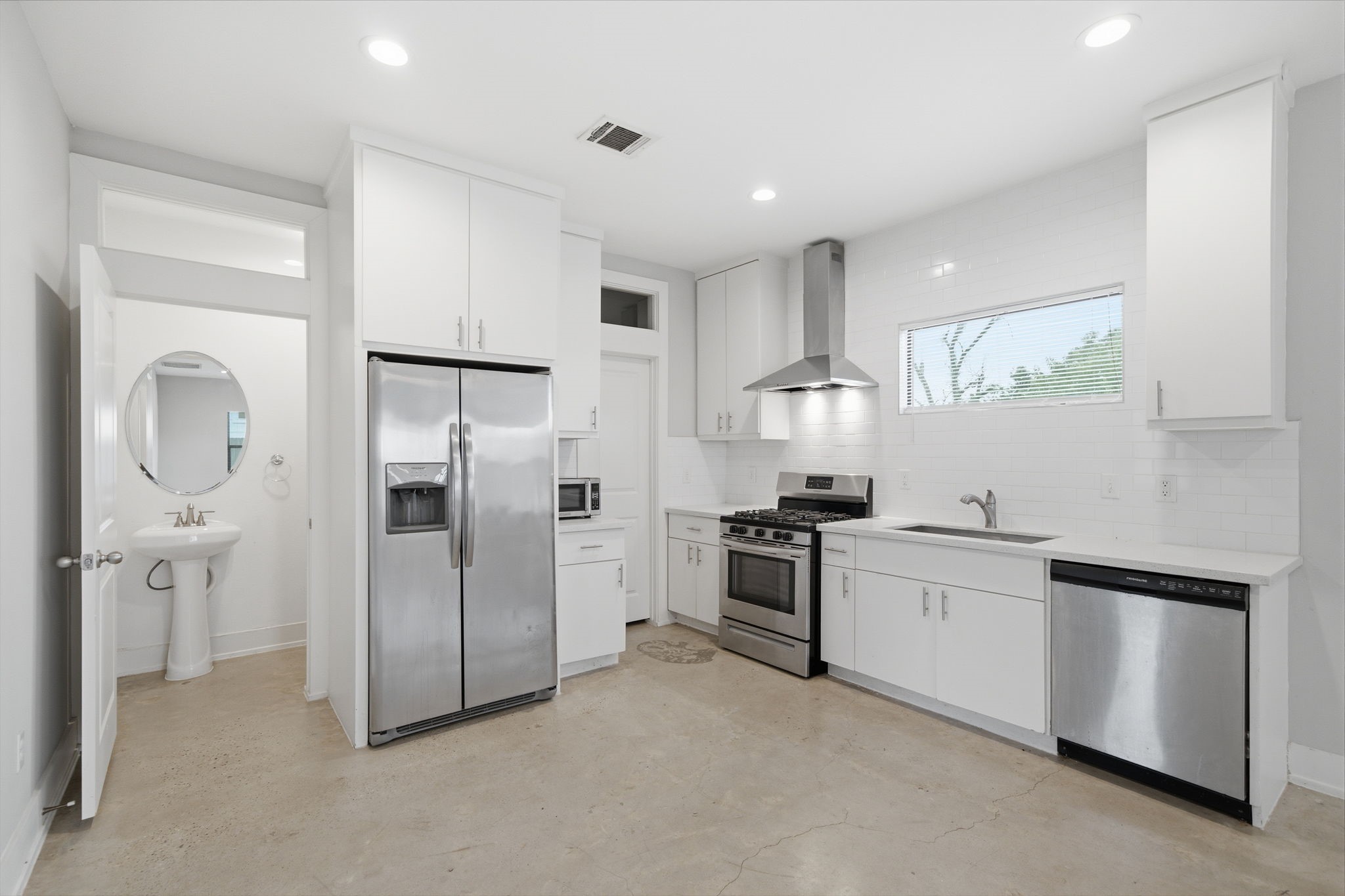 603 Edgewood Street B Property Photo 5