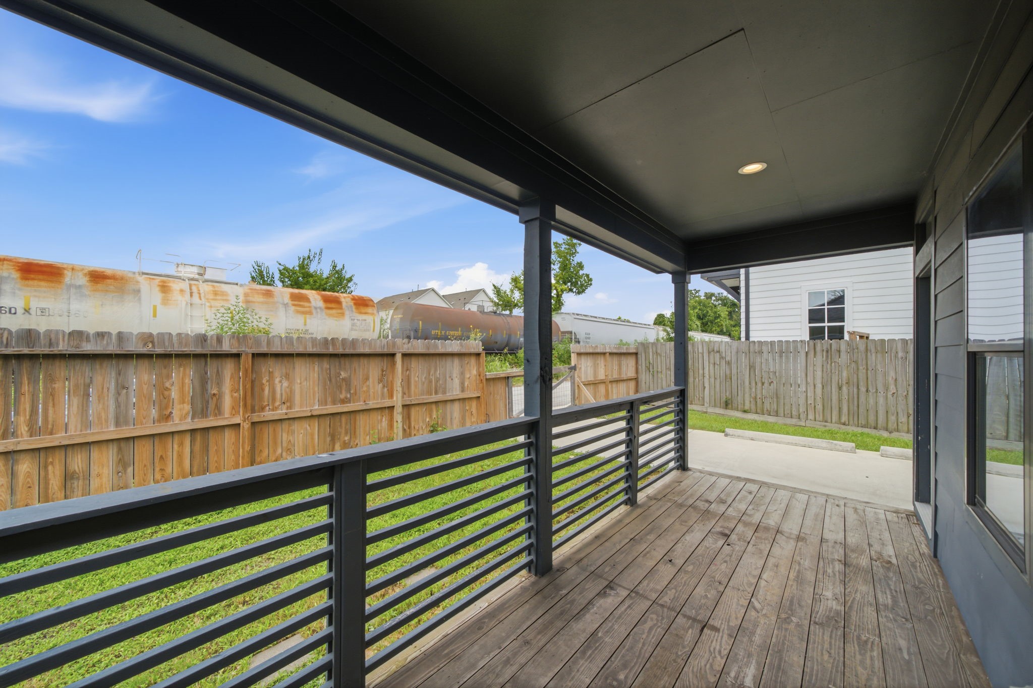 603 Edgewood Street B Property Photo 17
