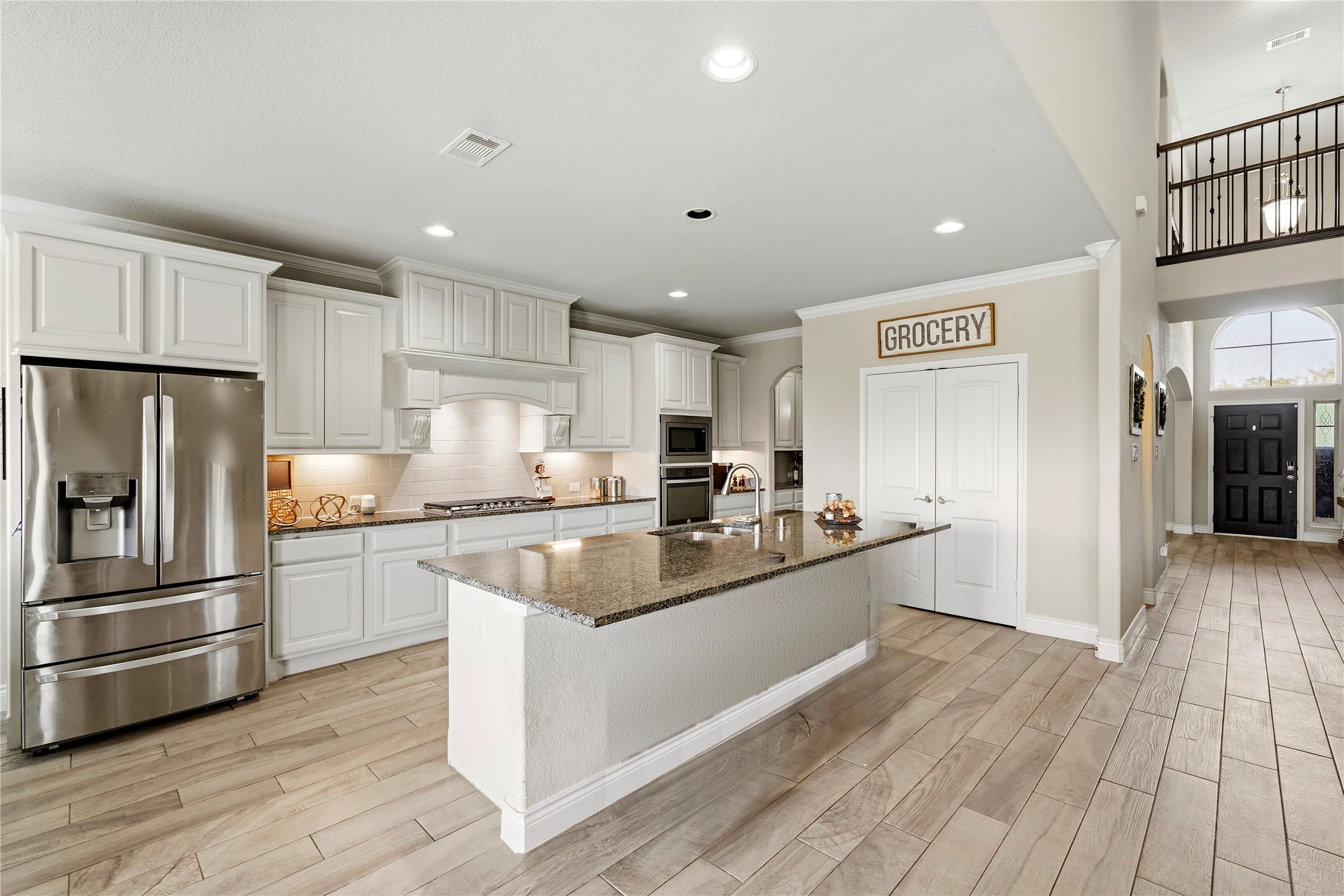 10311 Silver Shield Way Property Photo 8