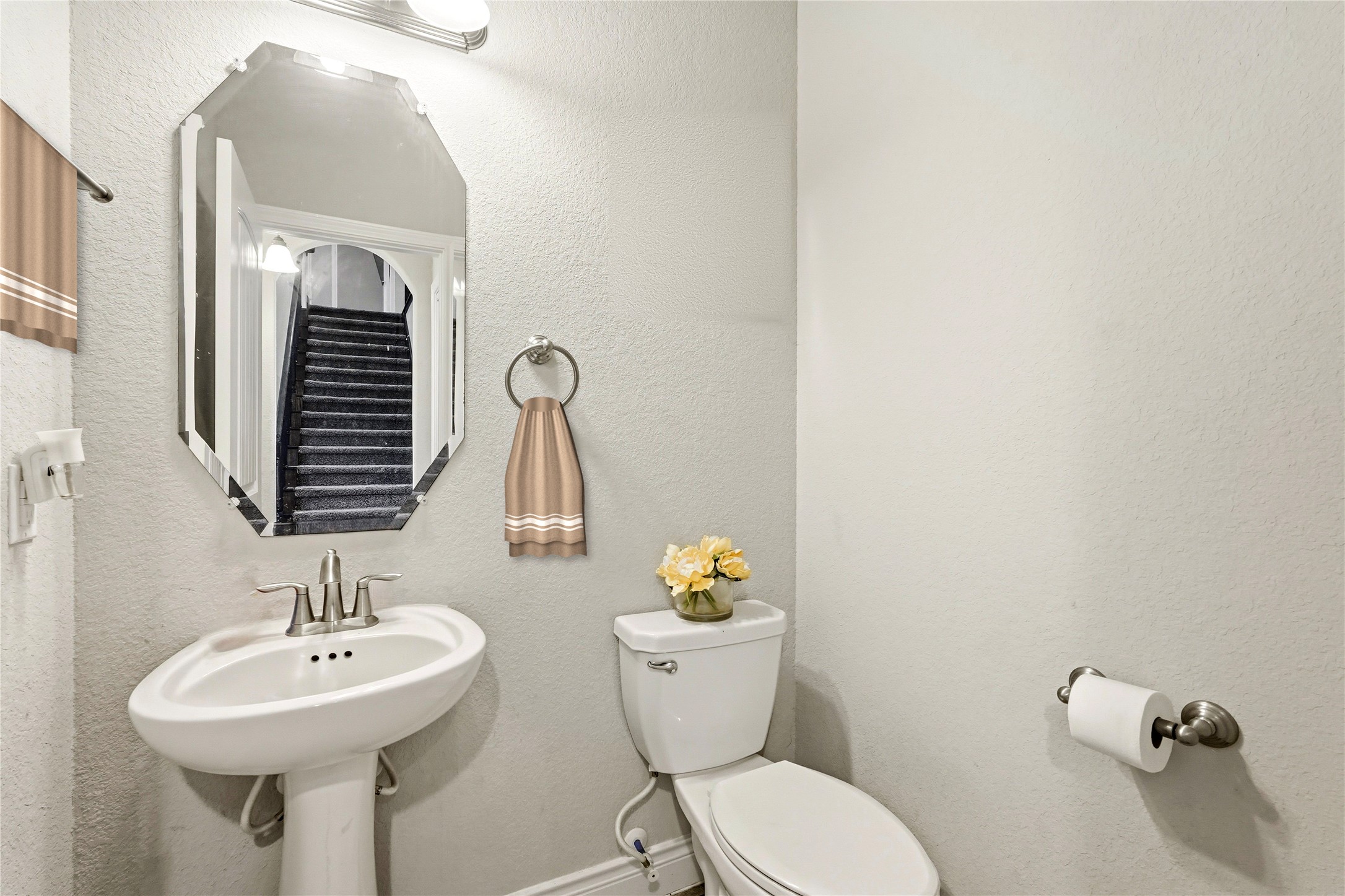 10311 Silver Shield Way Property Photo 11