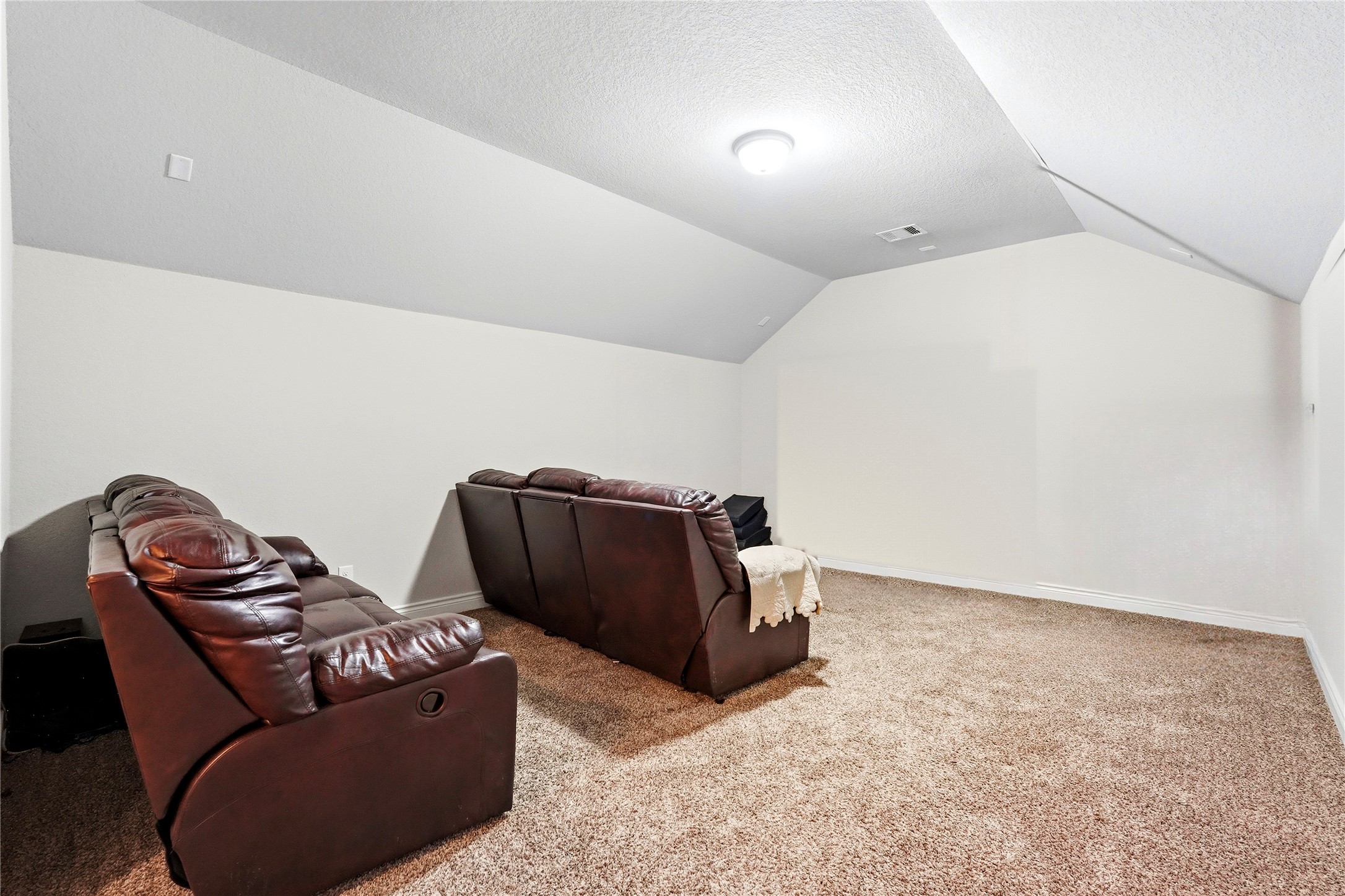 10311 Silver Shield Way Property Photo 20