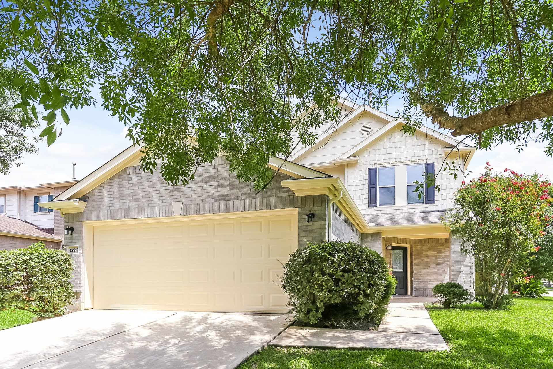 22910 Twisting Pine Drive Property Photo 1