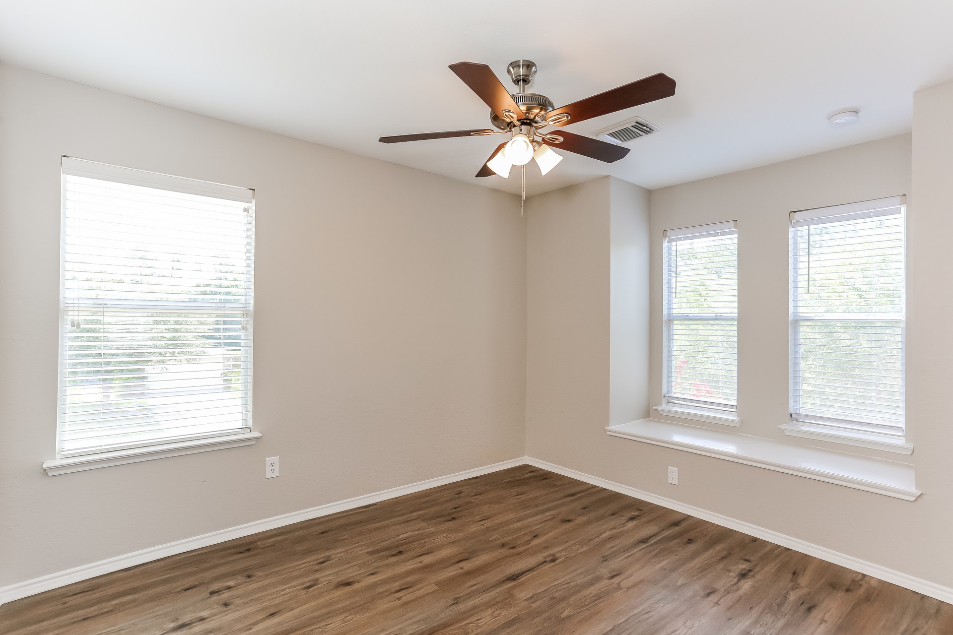 22910 Twisting Pine Drive Property Photo 14