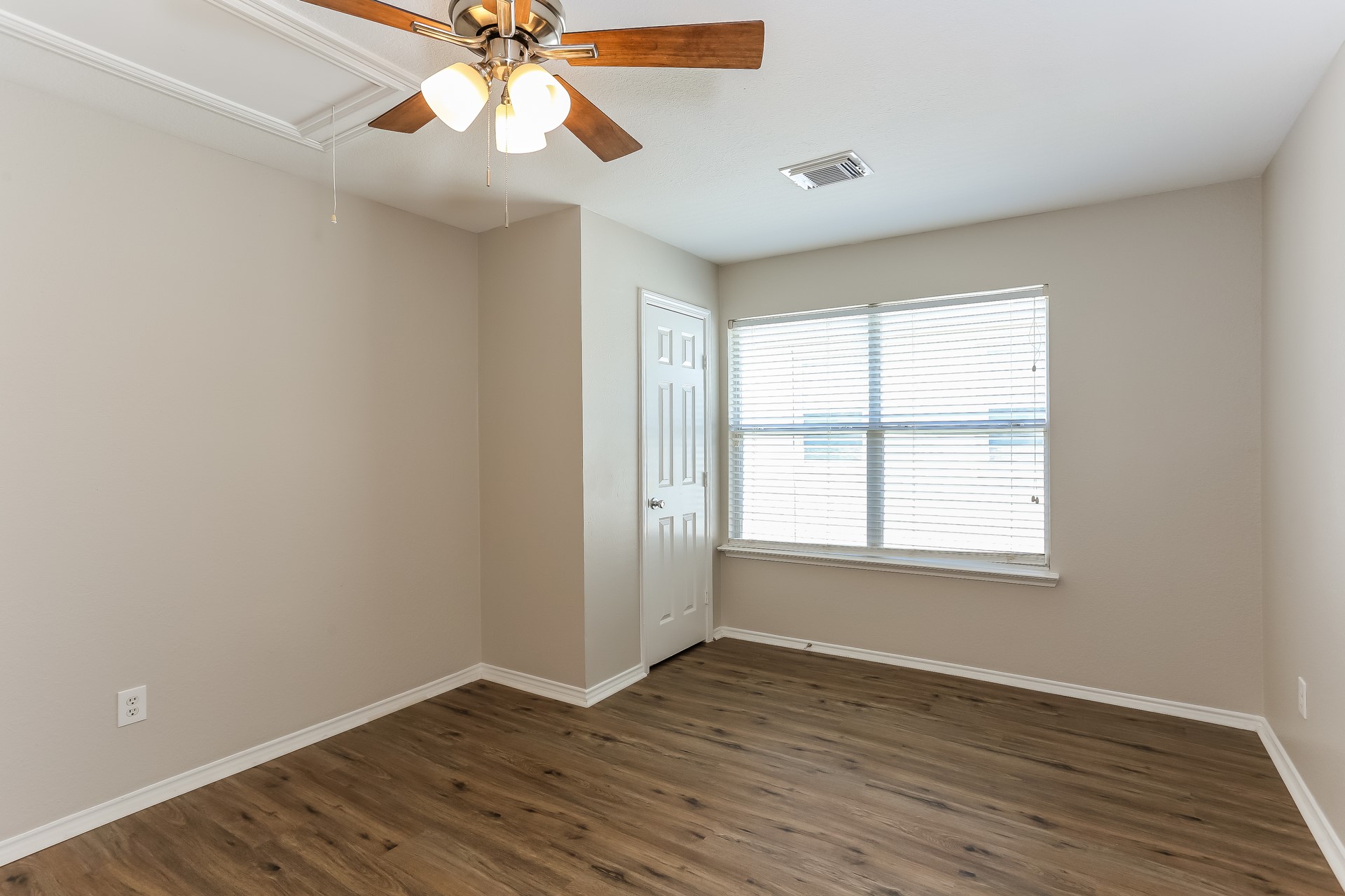 22910 Twisting Pine Drive Property Photo 16