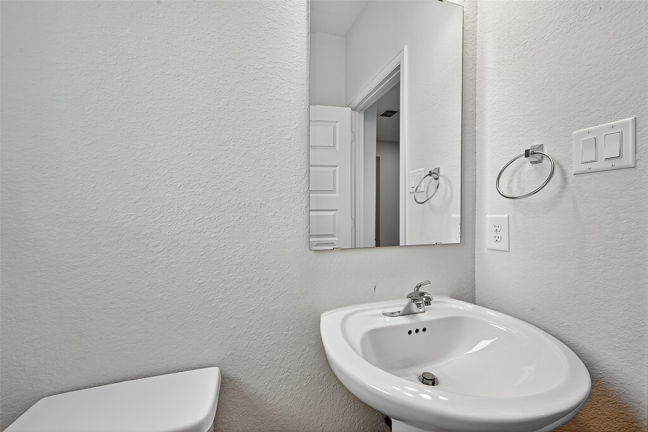 5019 Bowen Prairie Drive Property Photo 21