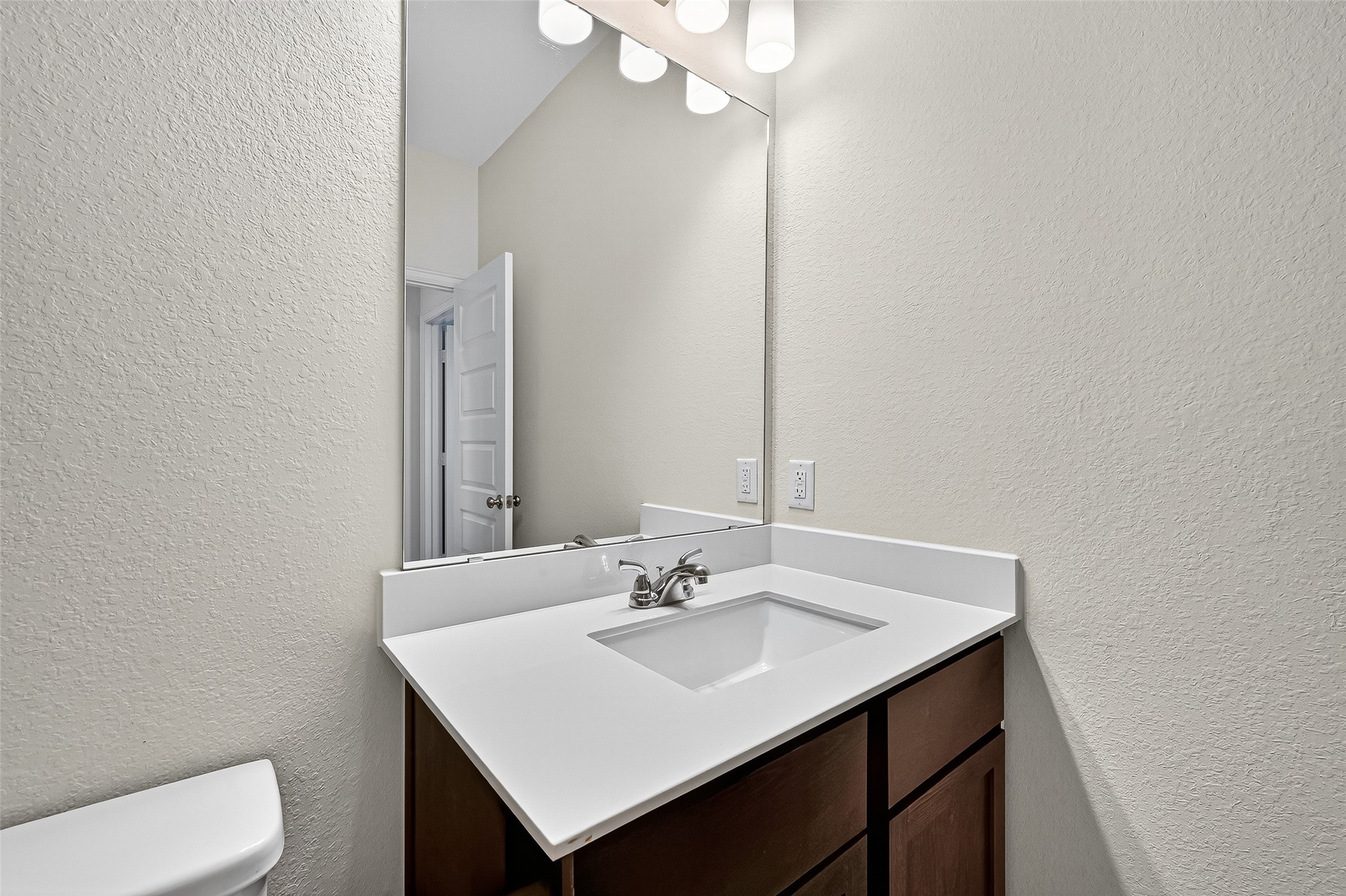 5019 Bowen Prairie Drive Property Photo 32