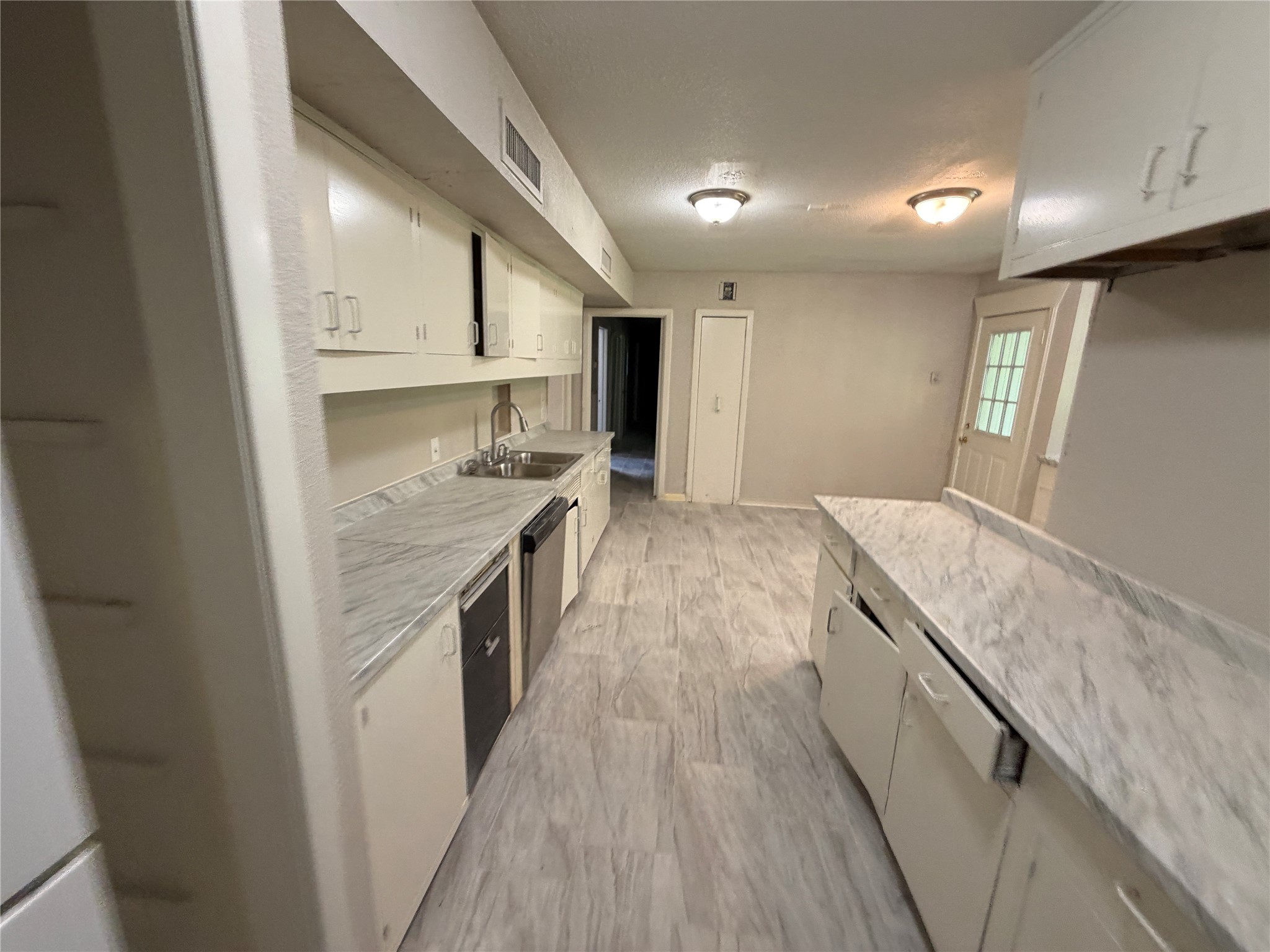 3755 Long Avenue Property Photo 5