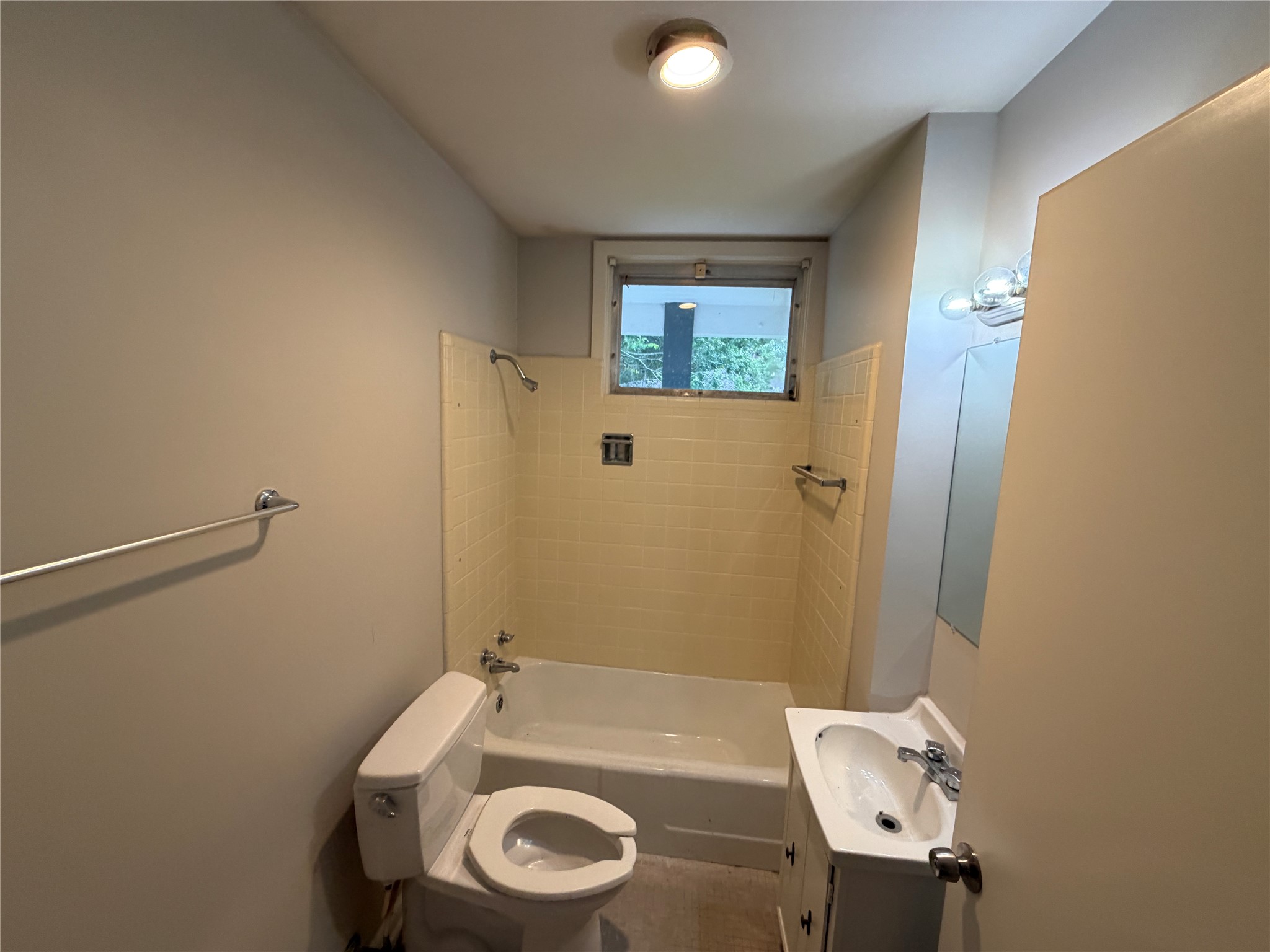 3755 Long Avenue Property Photo 10