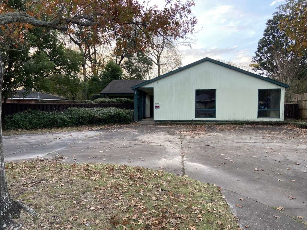 3755 Long Avenue Property Photo 14