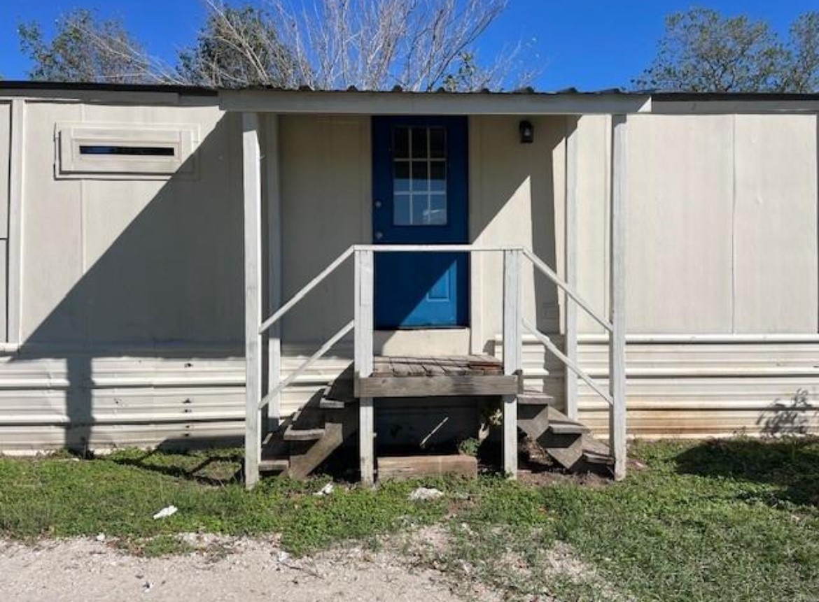 17520 Julia Avenue Property Photo 1