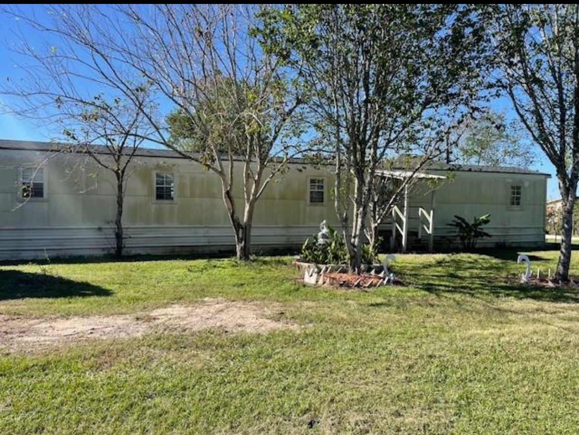 17520 Julia Avenue Property Photo 2