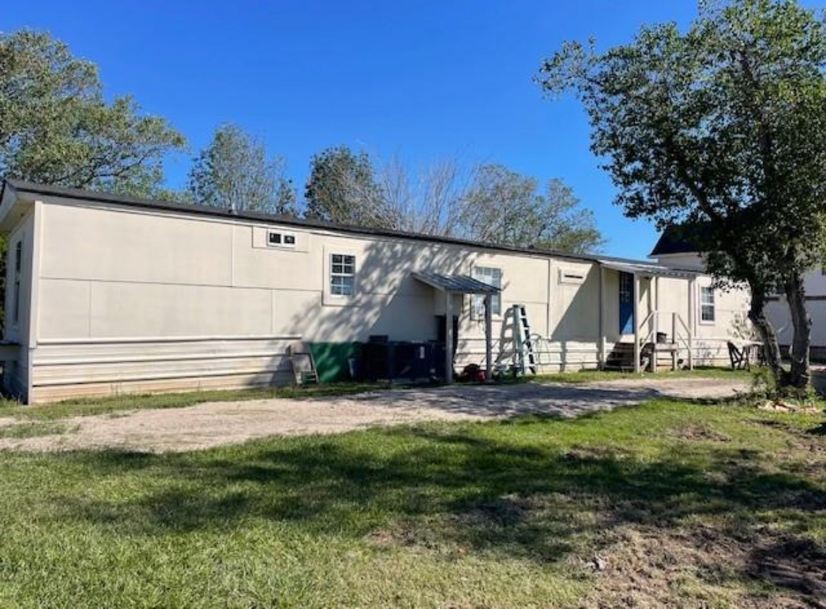 17520 Julia Avenue Property Photo 3