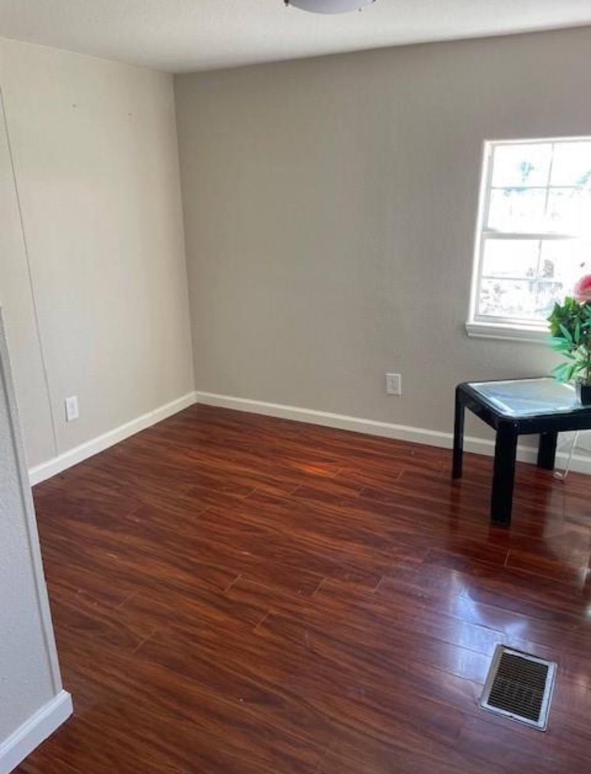 17520 Julia Avenue Property Photo 9
