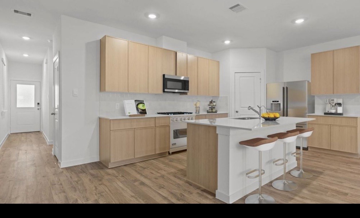 3523 Goldfinch Woods Drive Property Photo 4