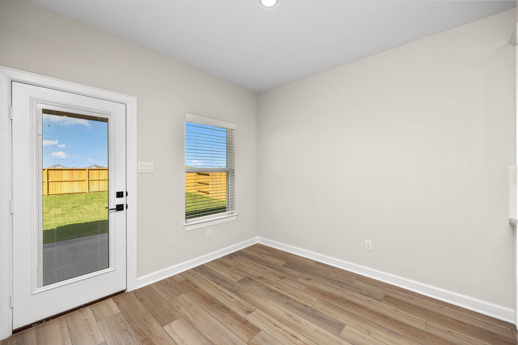 3004 Seaside Cove Court Property Photo 6