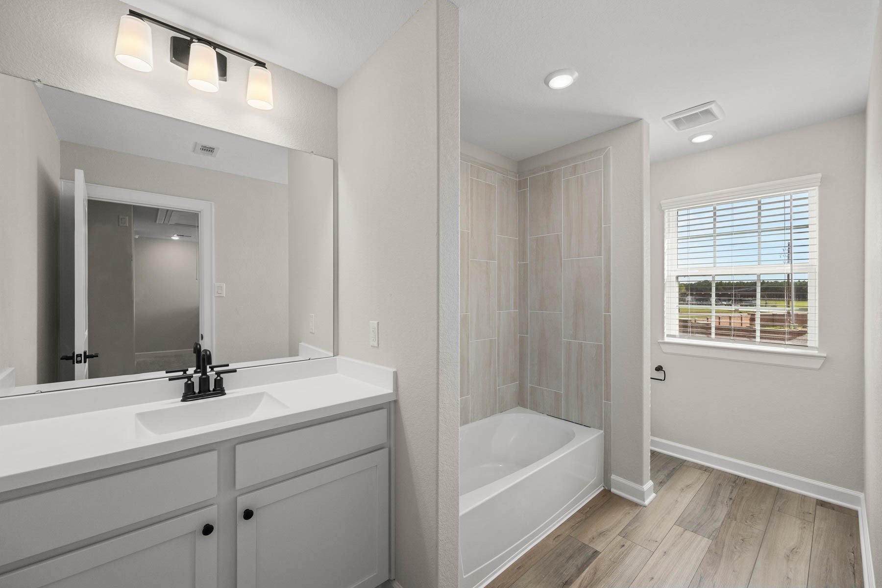 3004 Seaside Cove Court Property Photo 15