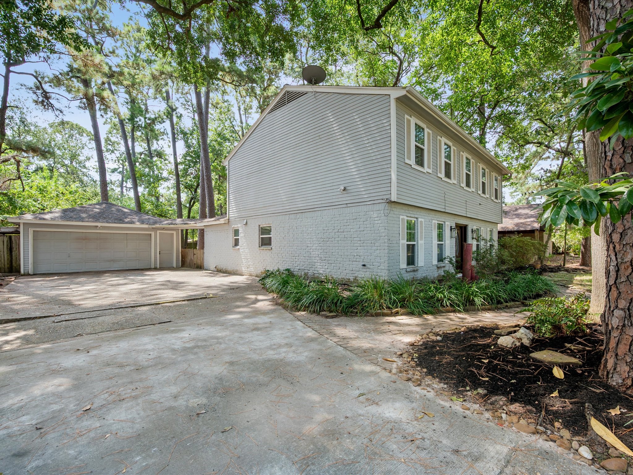 6515 Apple Valley Lane Property Photo 5