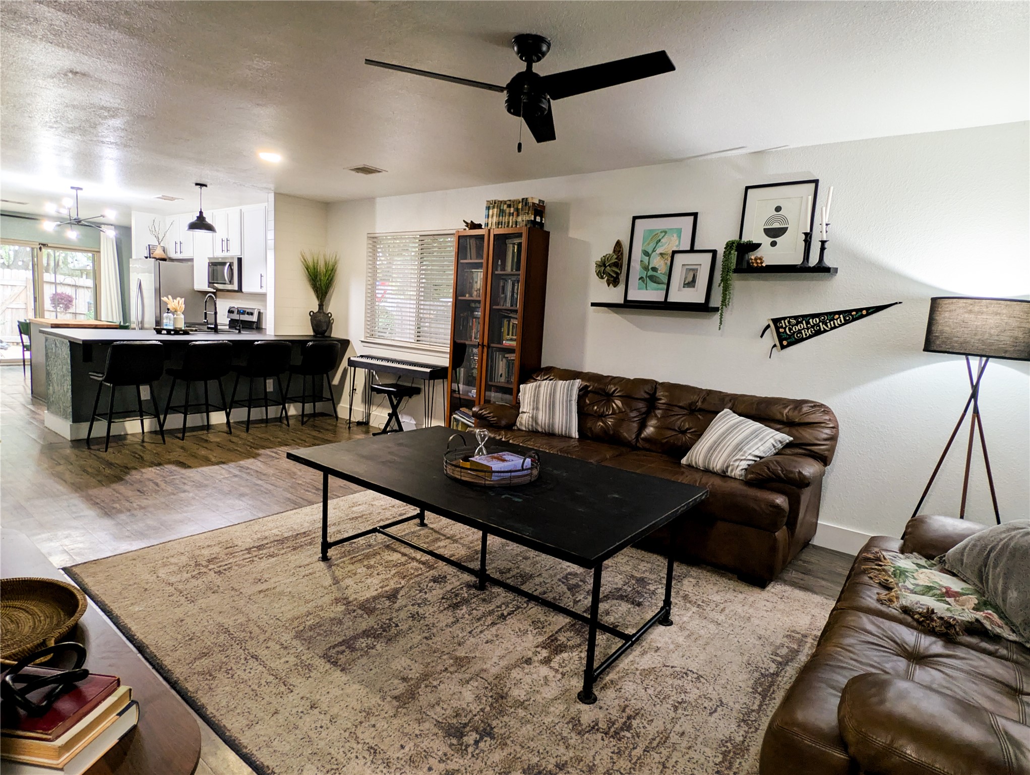 3922 Federal Lane Property Photo 6