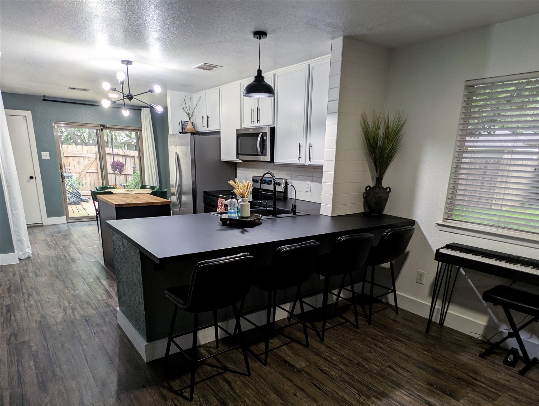 3922 Federal Lane Property Photo 14