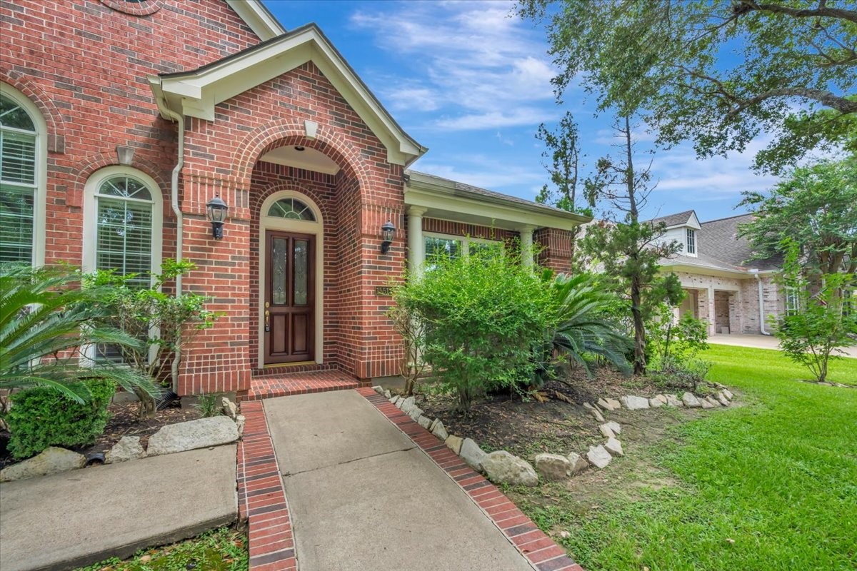 15511 Pinenut Bay Court Property Photo 1