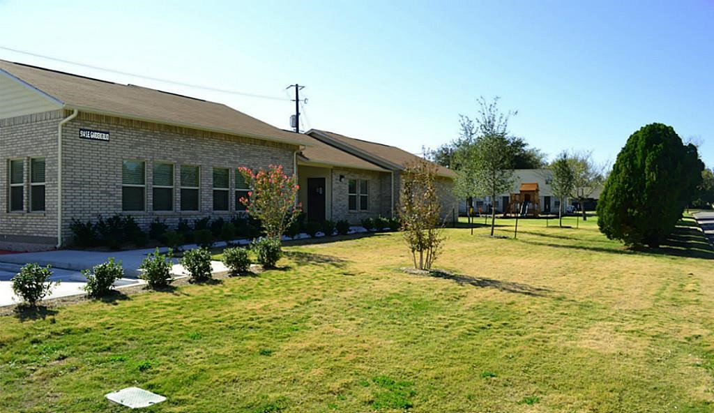 514 Se Gardens Property Photo 1