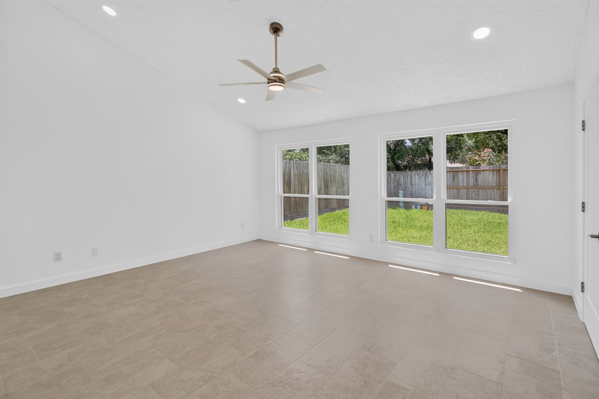 11923 Riverview Drive Property Photo 26