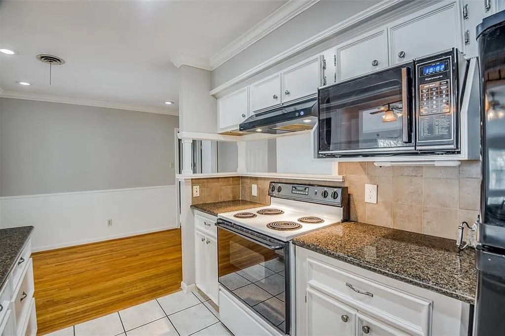 2322 Ansbury Drive Property Photo 6