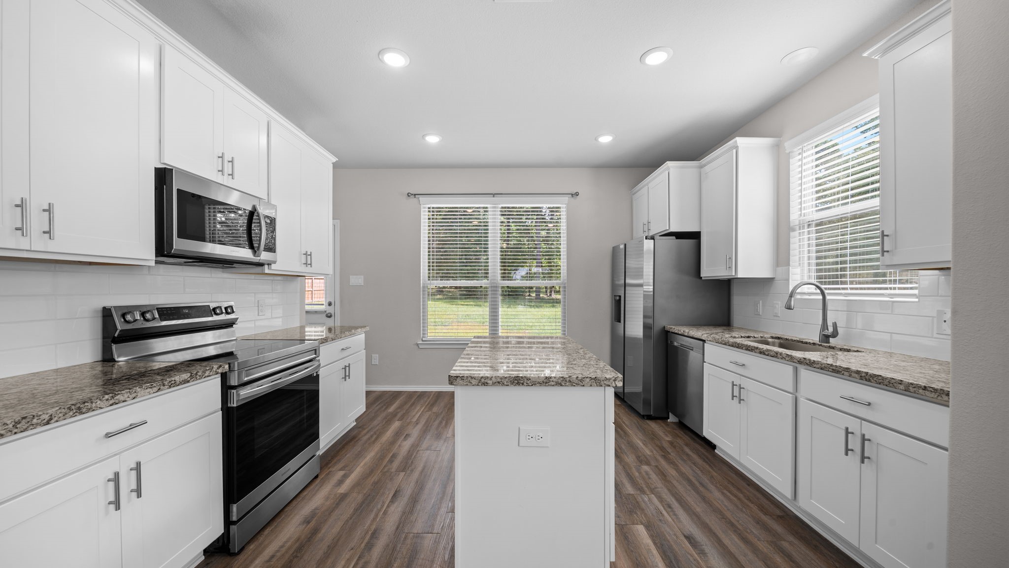18140 Mail Route Road Property Photo 8
