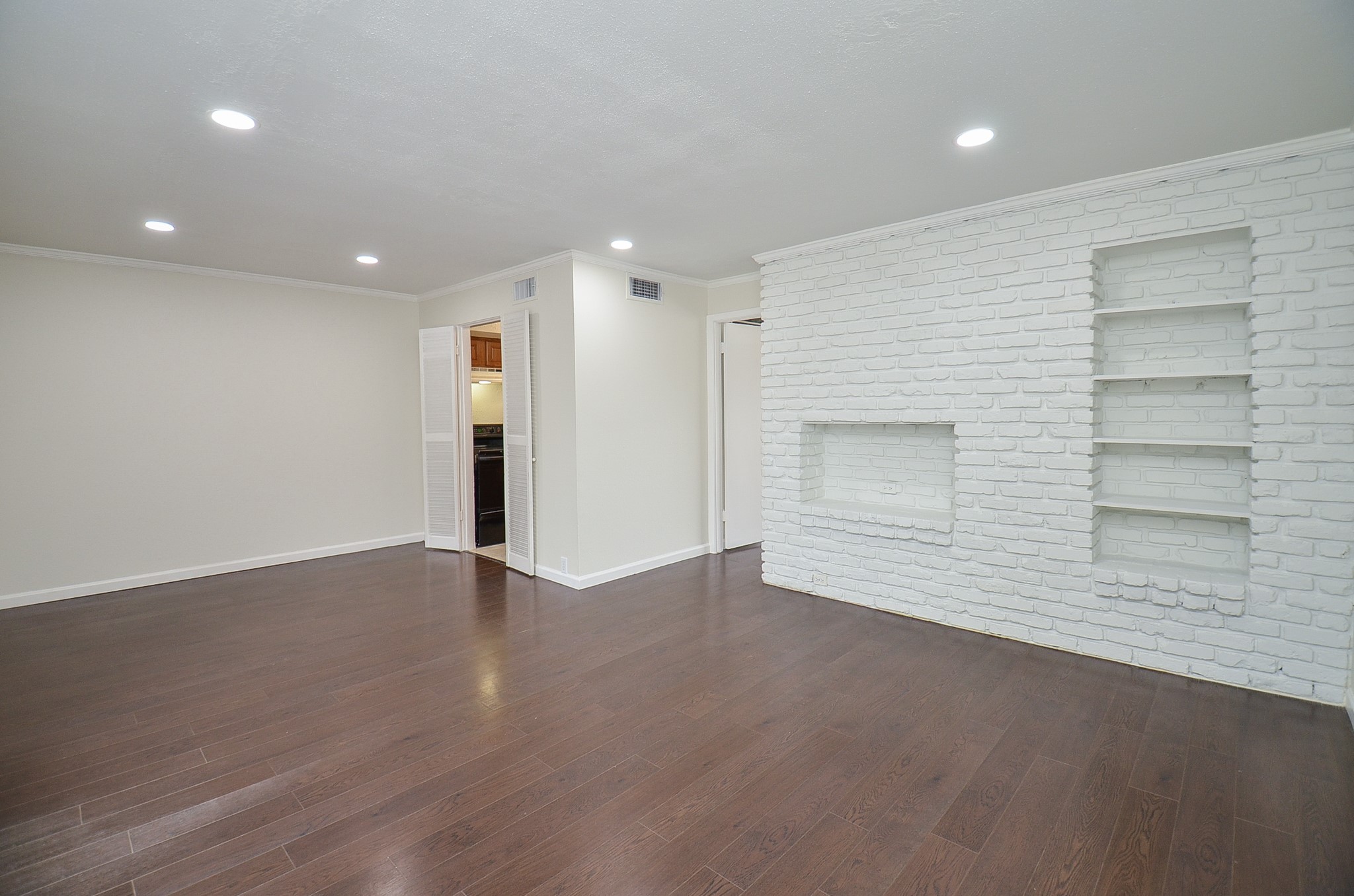 2121 Fountain View Drive D50 Property Photo 3