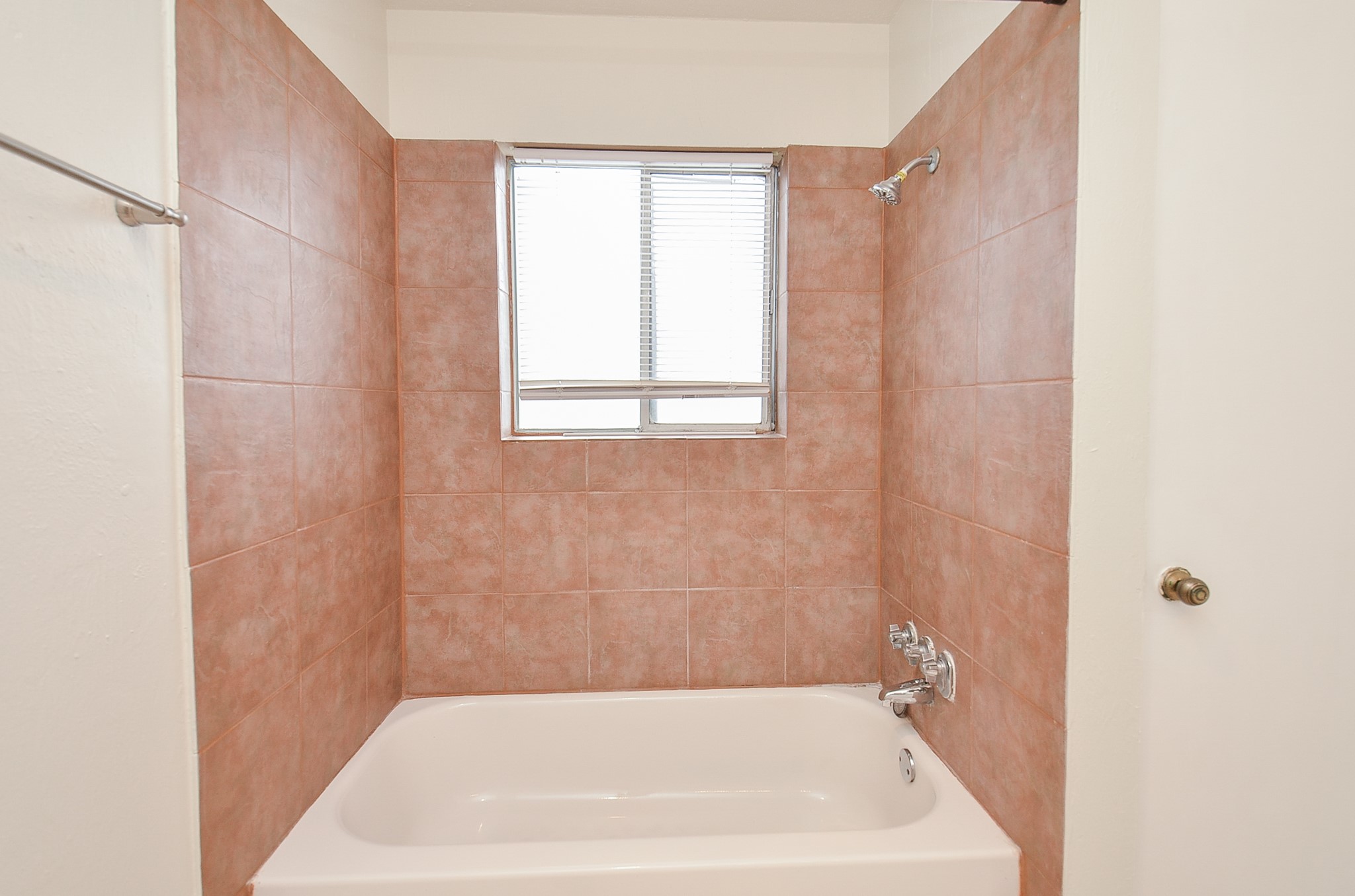 2121 Fountain View Drive D50 Property Photo 7