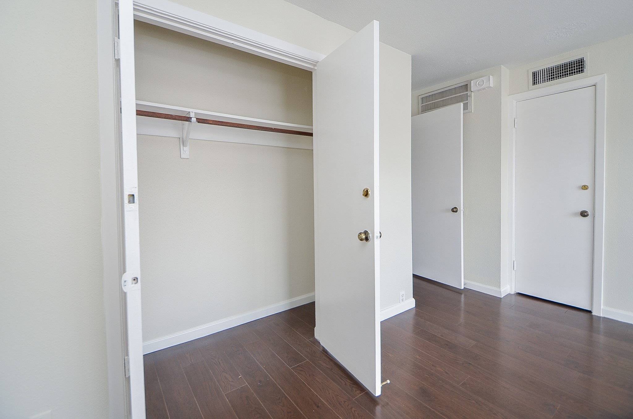 2121 Fountain View Drive D50 Property Photo 8