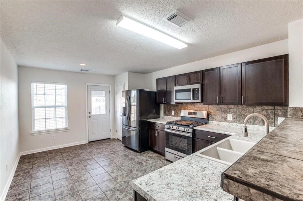 19346 Bold River Road Property Photo 4