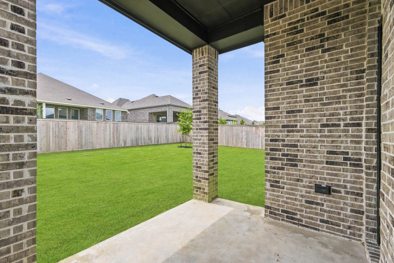 27120 Wrangler Way Drive Property Photo 16