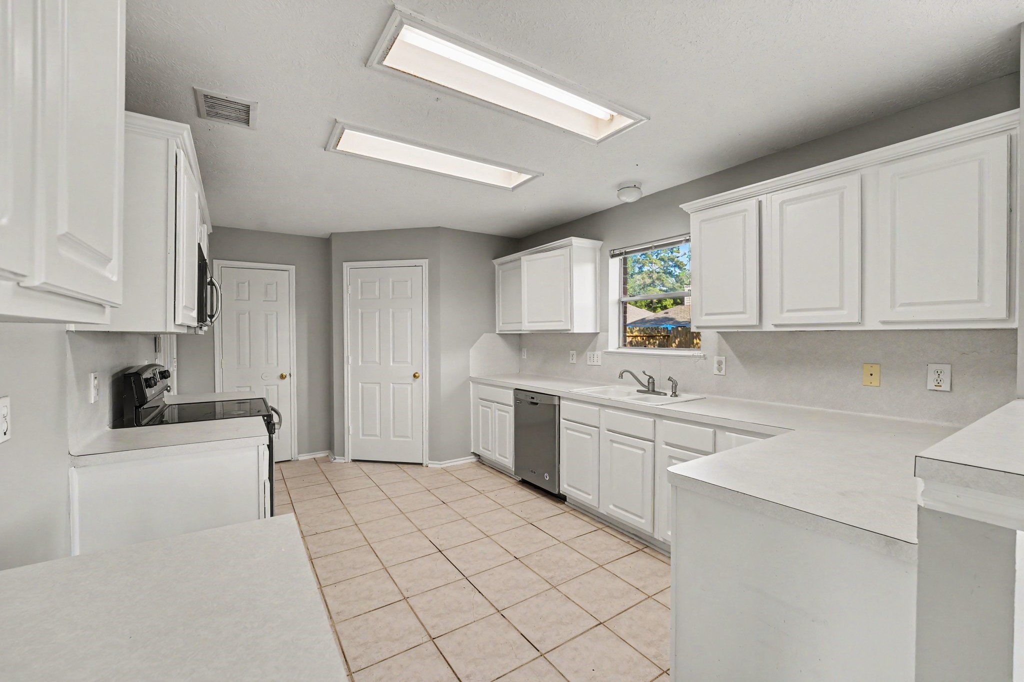 5402 Timbers Quail Drive Property Photo 8