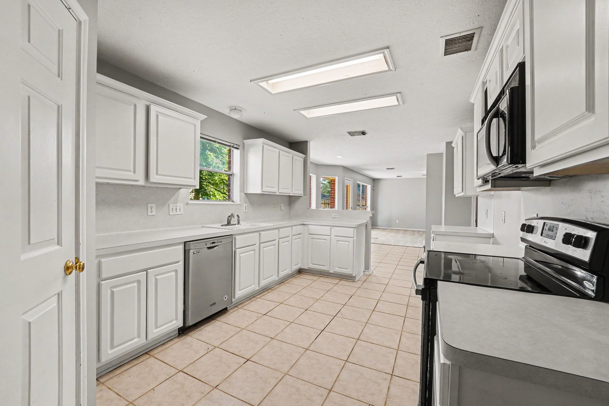 5402 Timbers Quail Drive Property Photo 9