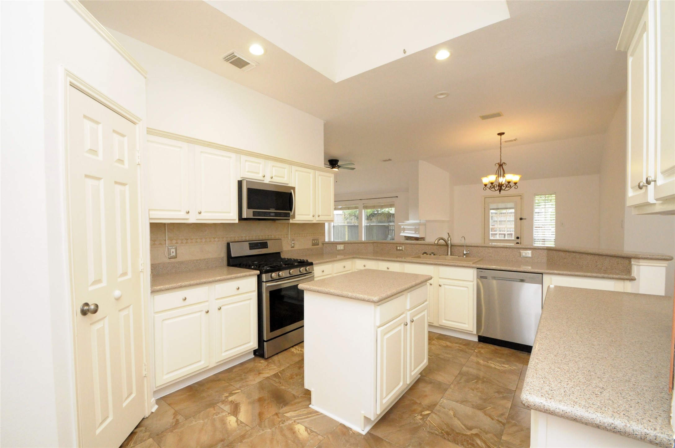 7443 Colony Bend Lane Property Photo