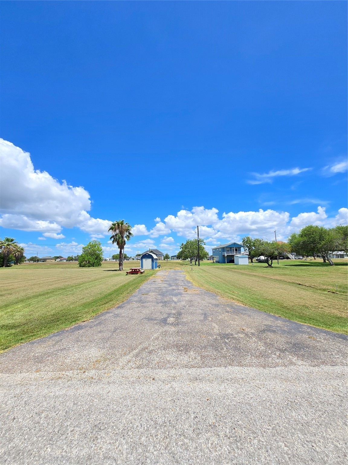 937 Bayview Drive Property Photo 4