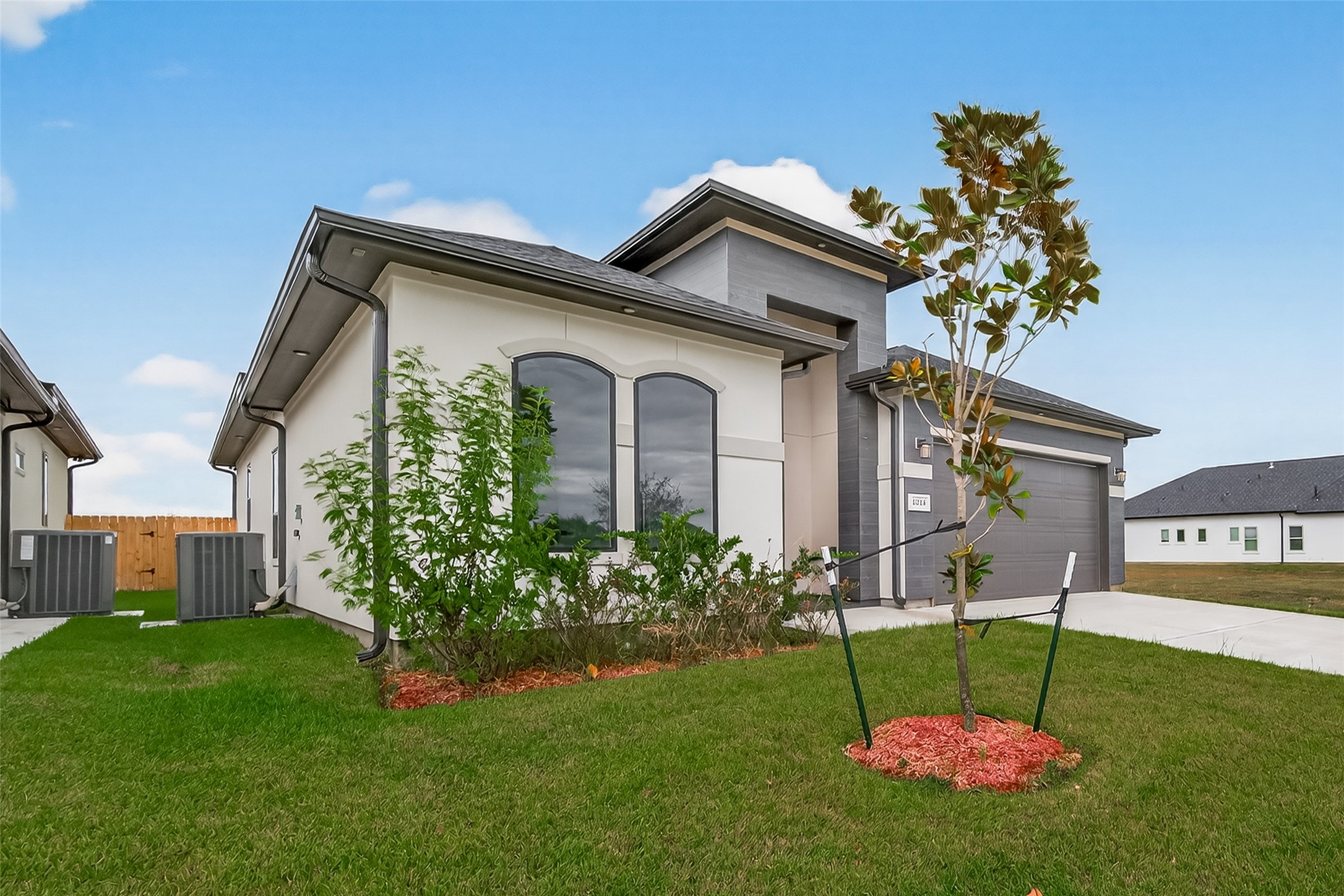 2226 Syrian Street Property Photo 2