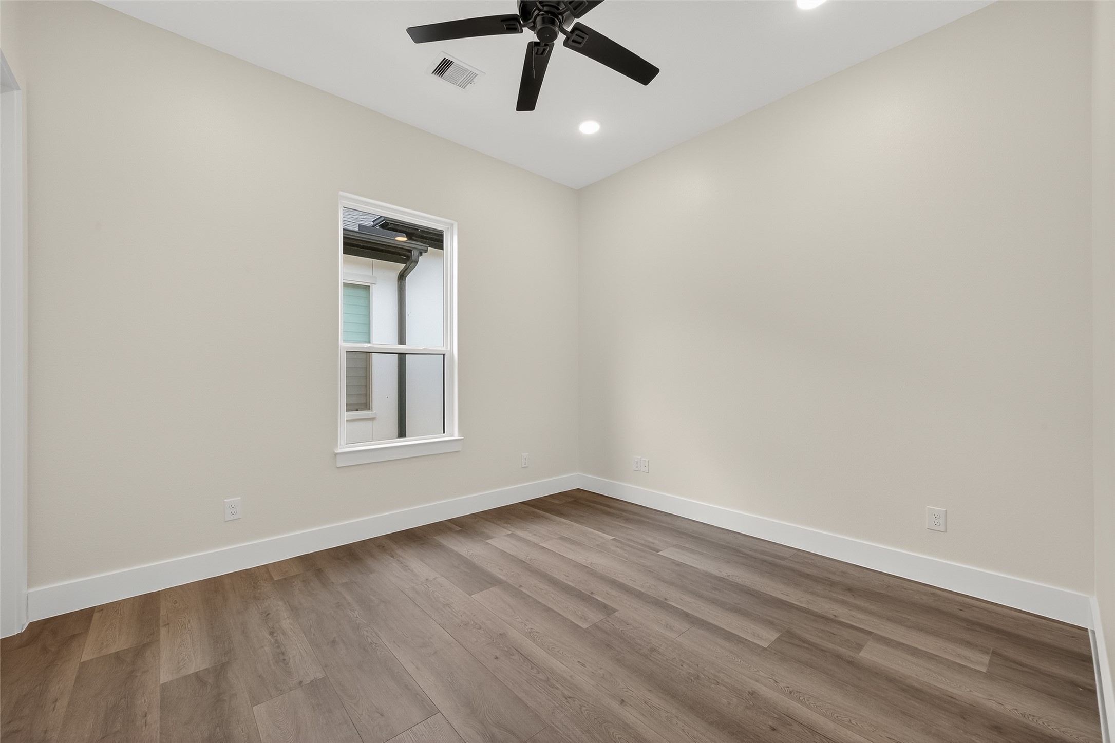 2226 Syrian Street Property Photo 29