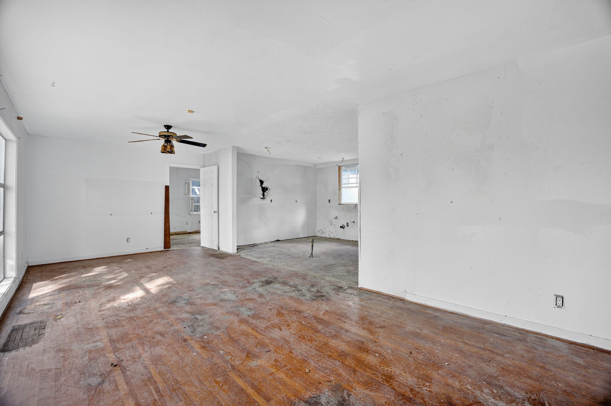 9022 Beverlyhill Street Property Photo 12