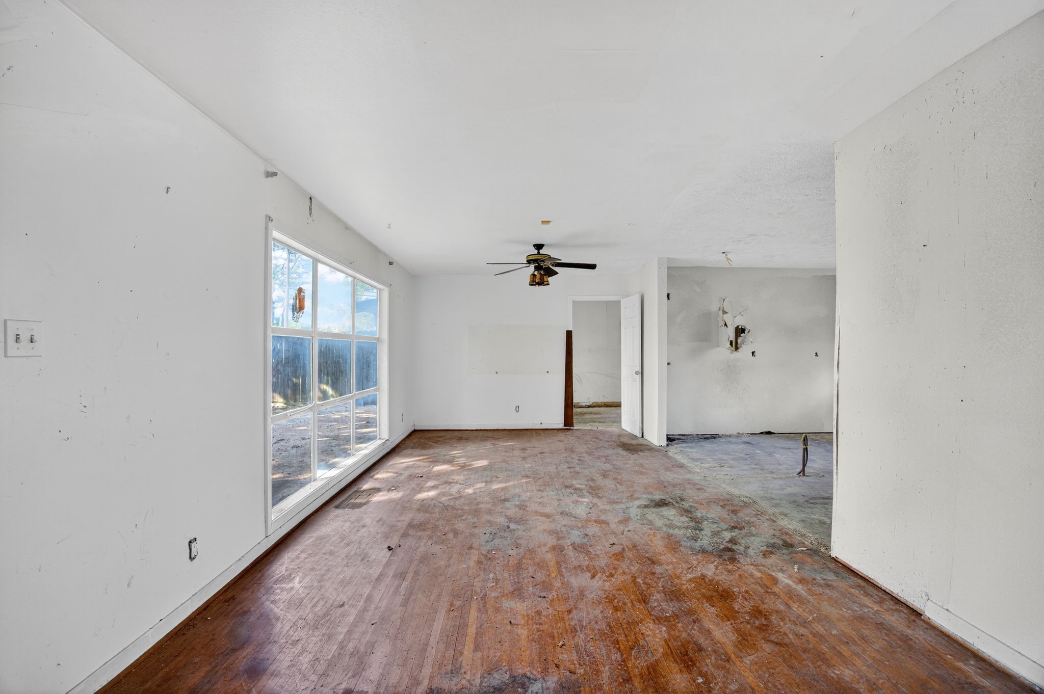 9022 Beverlyhill Street Property Photo 14