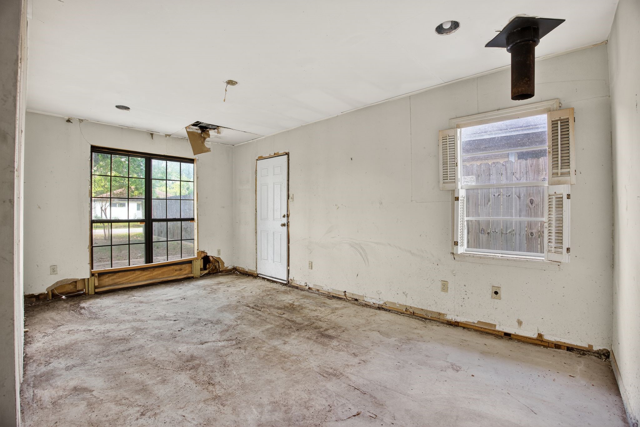 9022 Beverlyhill Street Property Photo 20