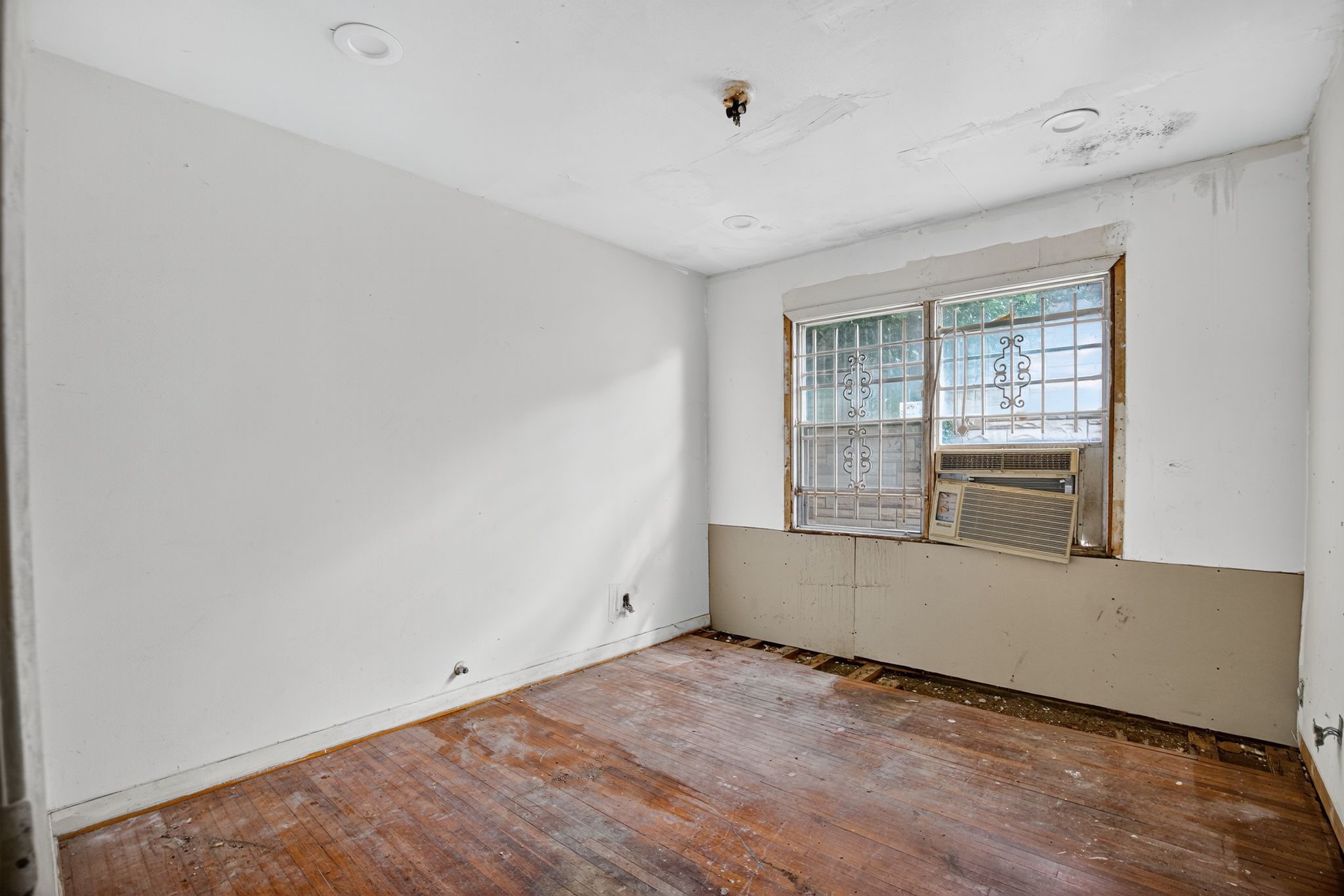 9022 Beverlyhill Street Property Photo 24