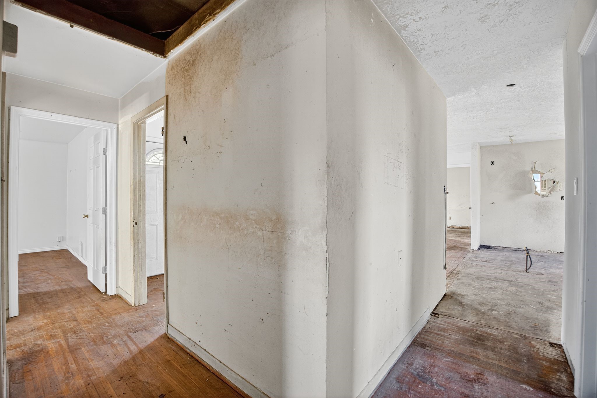9022 Beverlyhill Street Property Photo 30