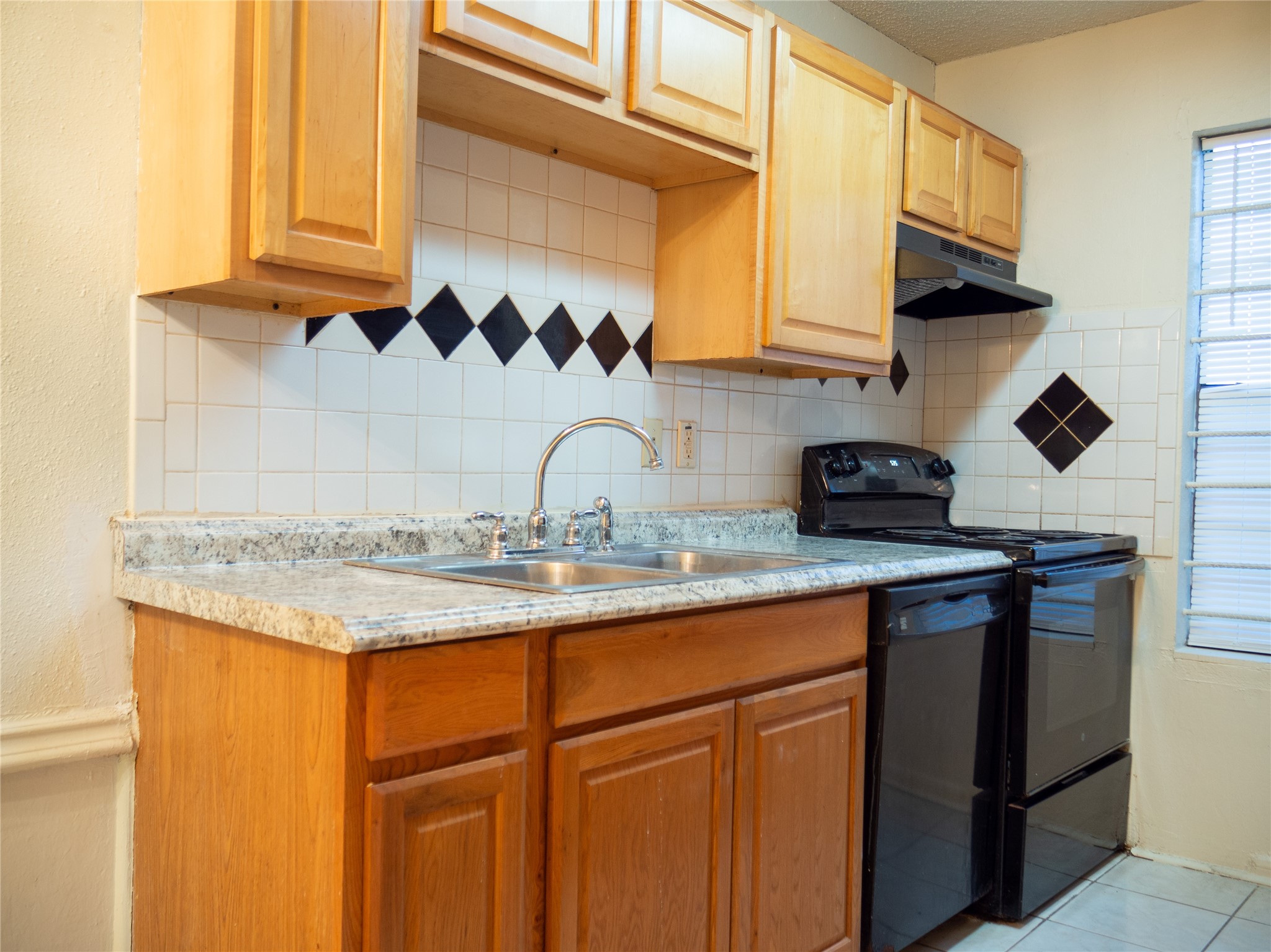2750 Holly Hall Street 1009 Property Photo 6