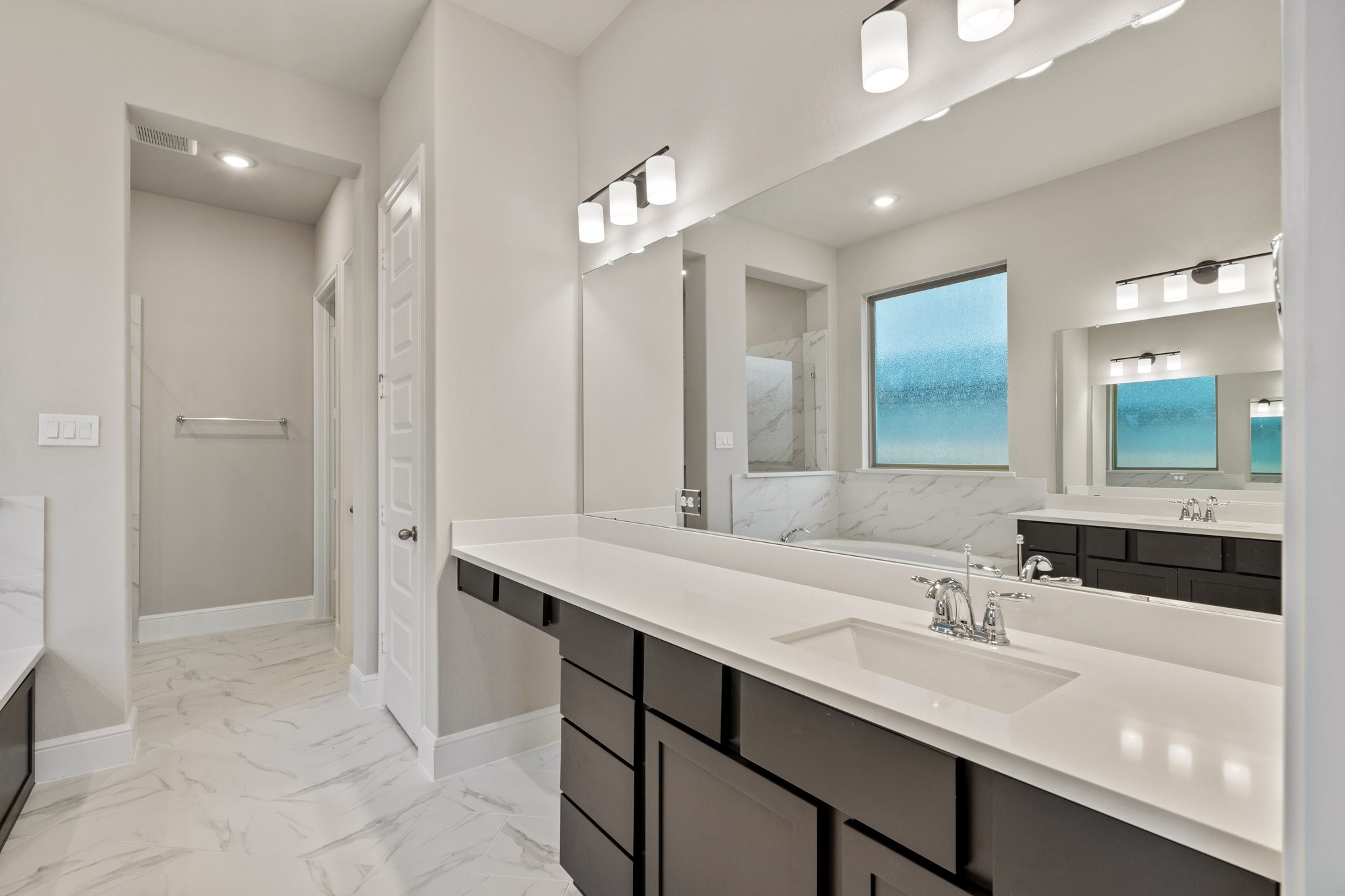 6407 Cherry Wick Drive Property Photo 17