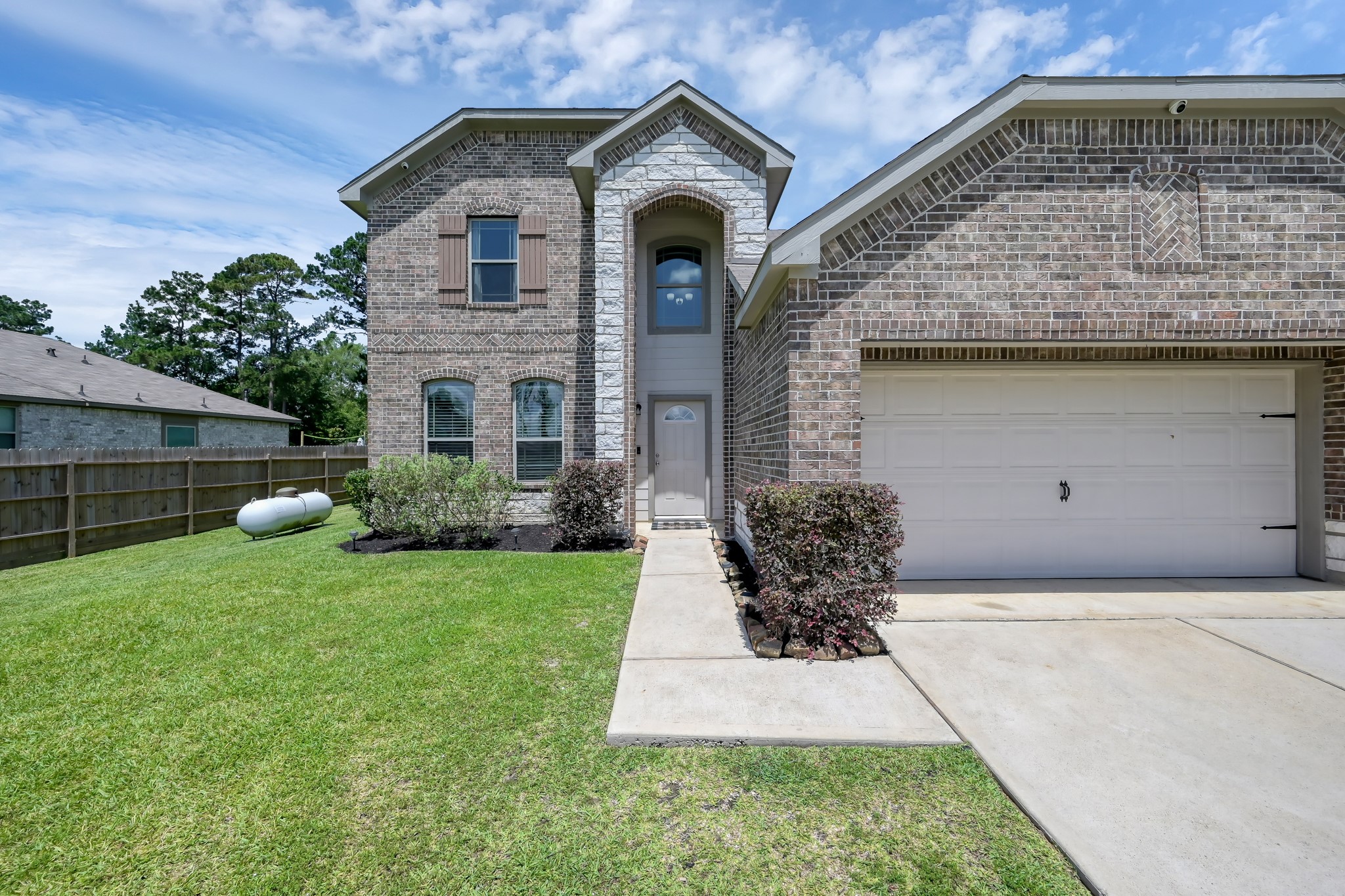 6185 White Oak Leaf Loop Property Photo 2
