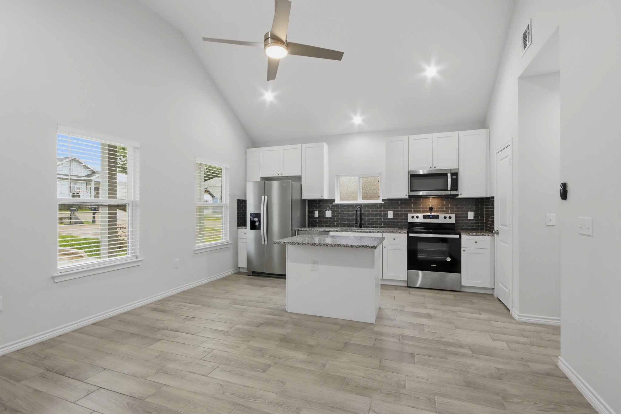 16902 Balmoral Property Photo 6